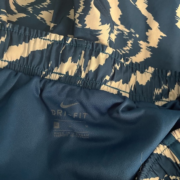 Nike Dri-Fit Tempo shorts lot size medium - Picture 6 of 7